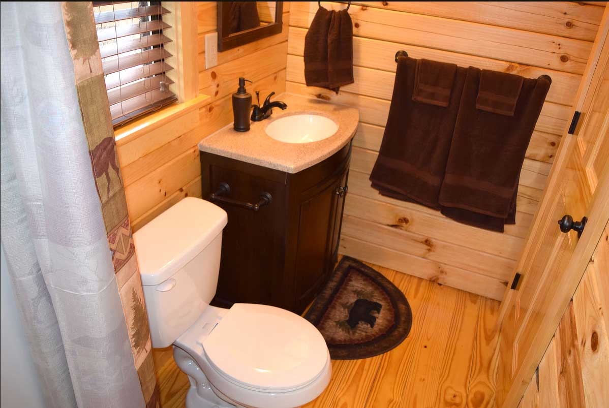 Holly Camp Cottage Bathroom at Wilderness Presidential Resort