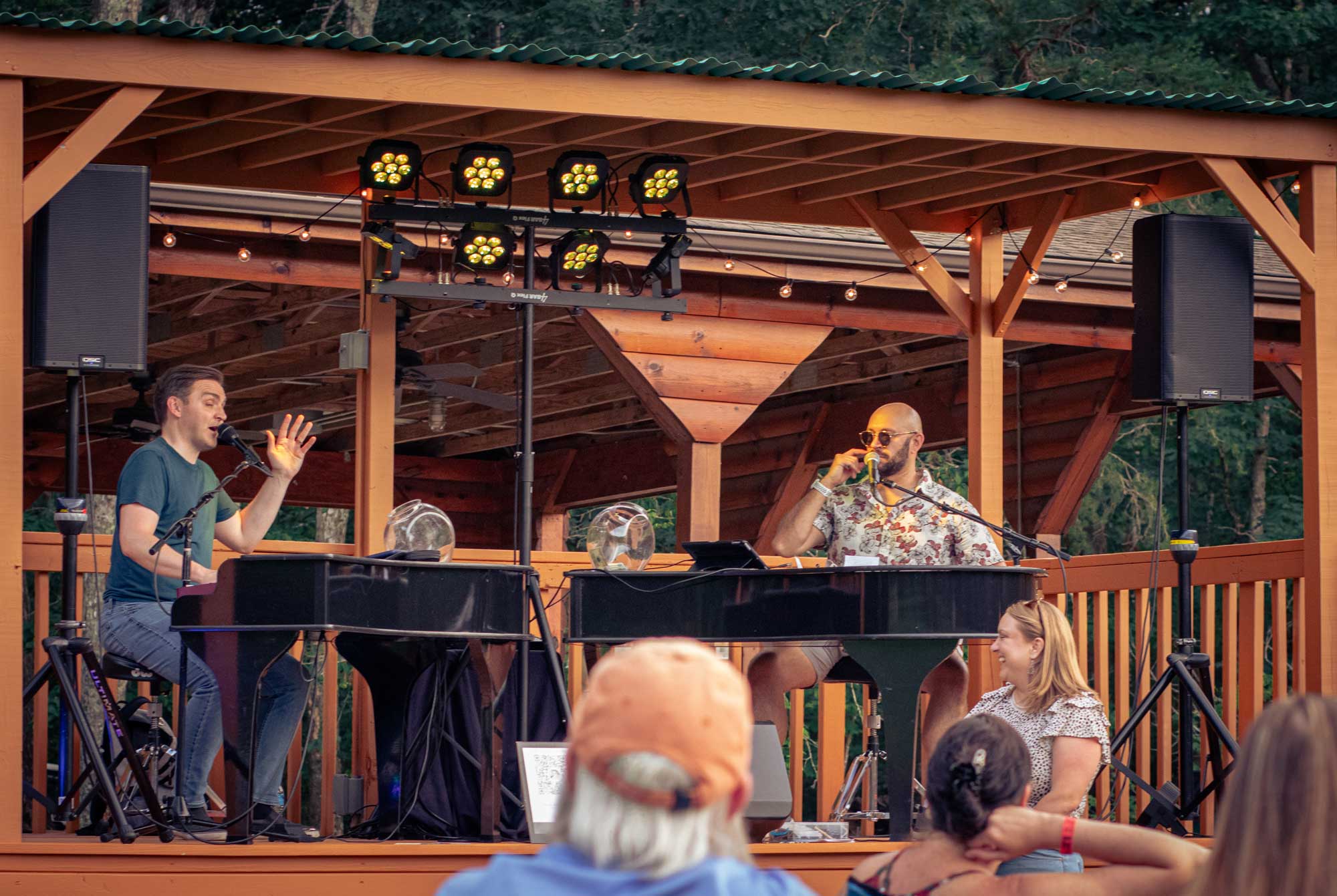 Live dueling pianos entertainment at the Wilderness Presidential Resort outdoor pavilion