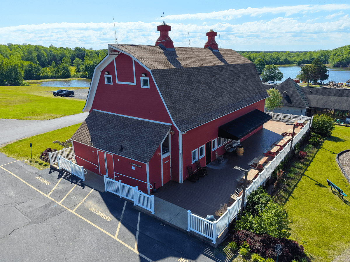 Riff's Dawg Haus live music venue at Wilderness Presidential Resort